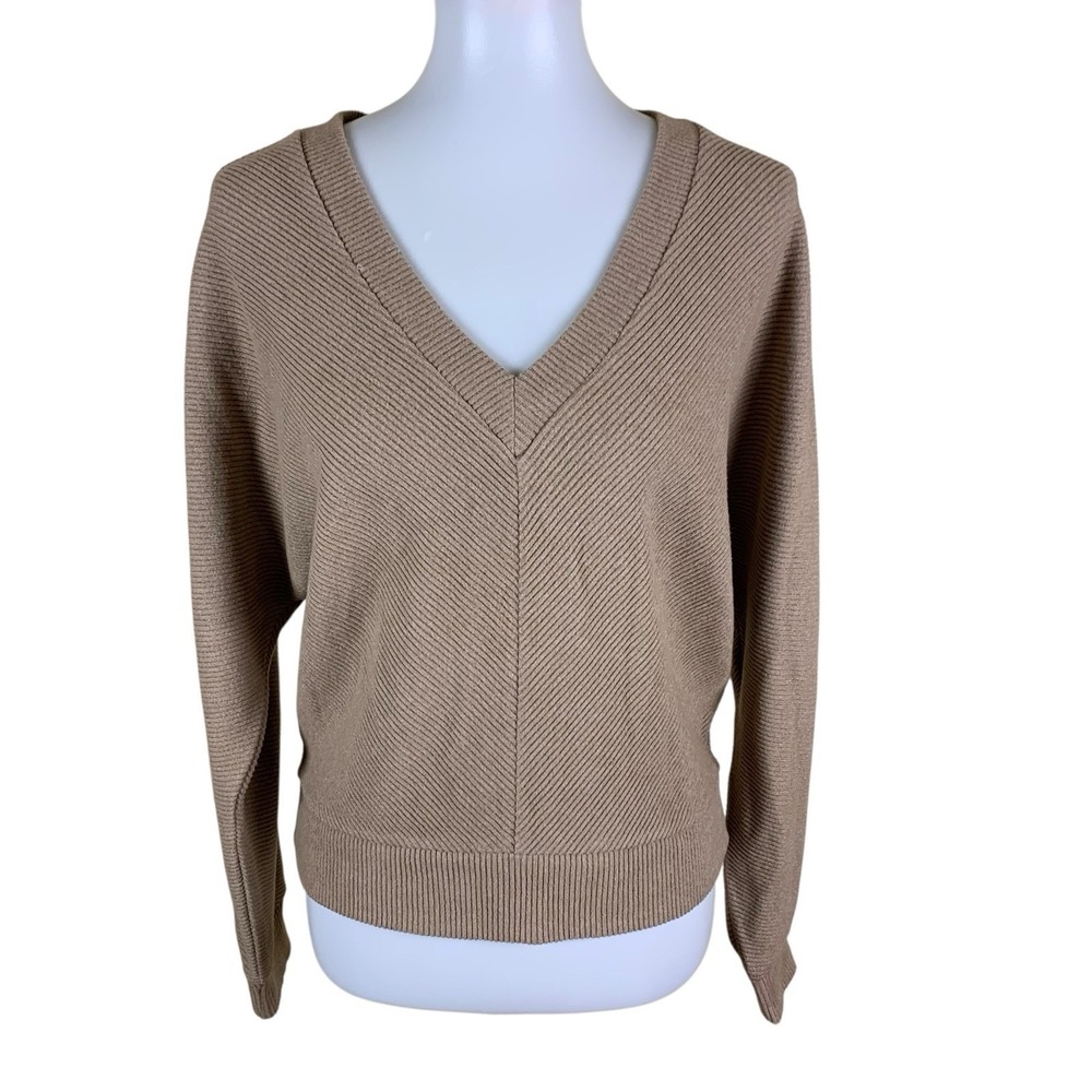 White House Black Market M Tan V Neck Knit Sweater Ribbed Pullover Neutral Chic